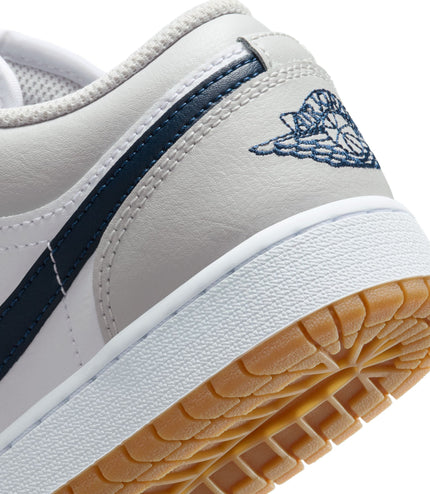 Air Jordan (GS) 1 Low Blanco/Azul marino medianoche-Gris neutro