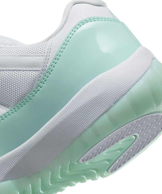 Air Jordan 11 Retro Low para mujer, blanco/iglú