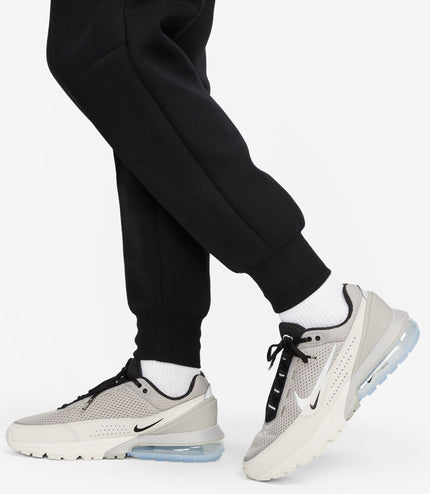 Chaqueta cortavientos Nike Sportswear Tech Fleece para mujer, color negro
