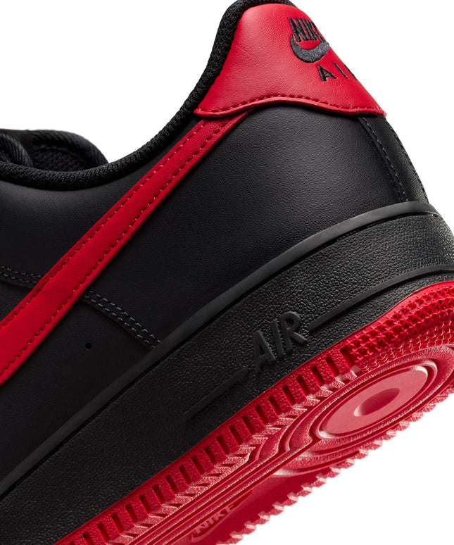 Nike Mens Air Force 1 '07 - Black/University Red