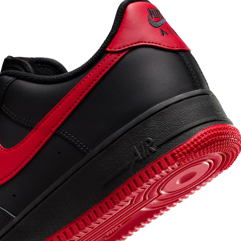 Nike Mens Air Force 1 '07 - Black/University Red