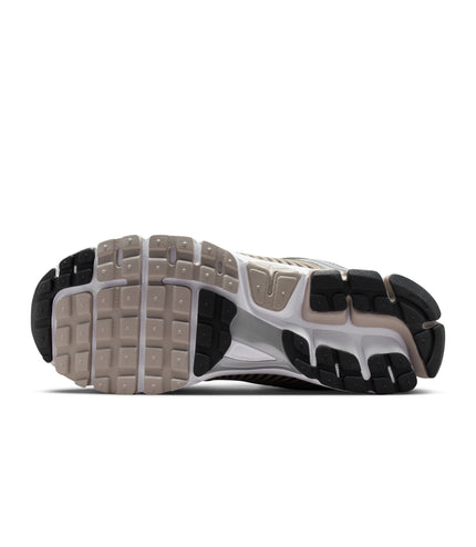 Nike Mens Zoom Vomero 5 - Metallic Silver