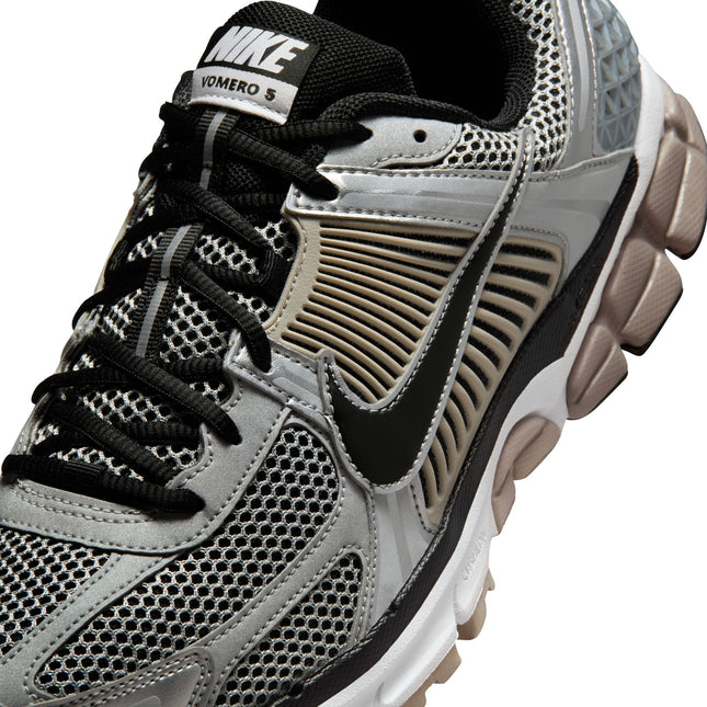 Nike Mens Zoom Vomero 5 - Metallic Silver