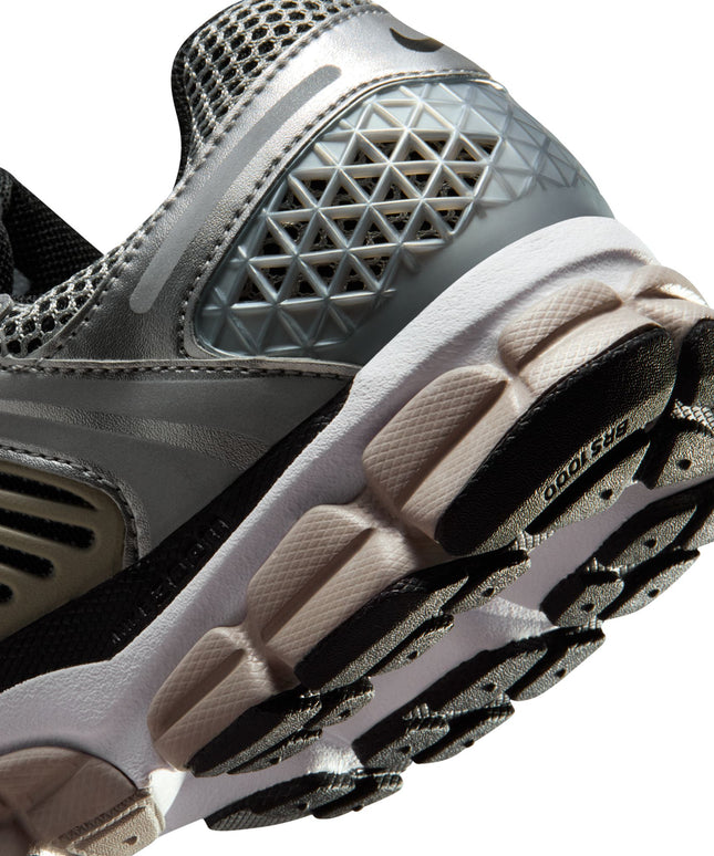 Nike Mens Zoom Vomero 5 - Metallic Silver