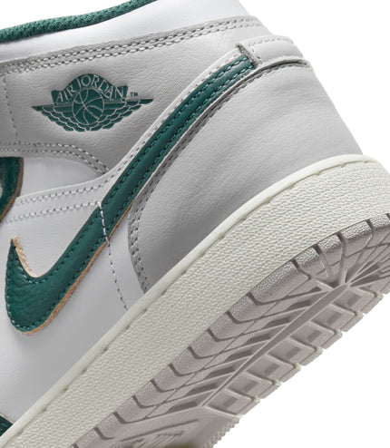 Air Jordan Big Kids 1 Mid - White/Oxidized Green