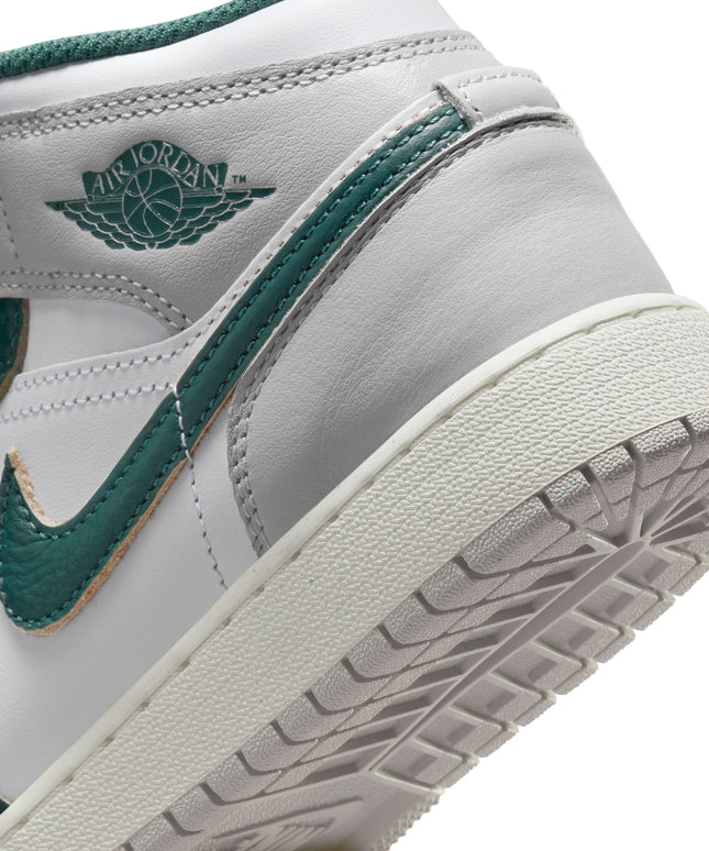 Air Jordan Big Kids 1 Mid - White/Oxidized Green