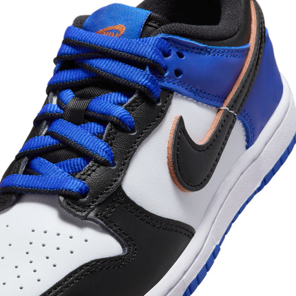 Nike (PS) Dunk Low SE - Swoosh invertido de los Knicks