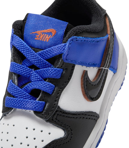 Nike (TD) Dunk Low SE - Swoosh invertido de los Knicks