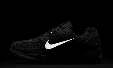 Nike Zoom Vomero 5 para hombre - Cave Stone