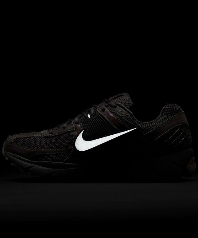 Nike Zoom Vomero 5 para hombre - Cave Stone