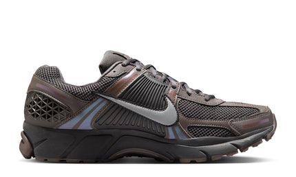 Nike Zoom Vomero 5 para hombre - Cave Stone