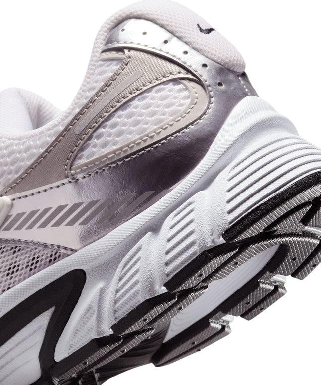 Nike Mens V5 RNR - White