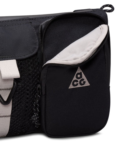 Nike Adult Unisex ACG "Daymax" Cross-body Bag - Black