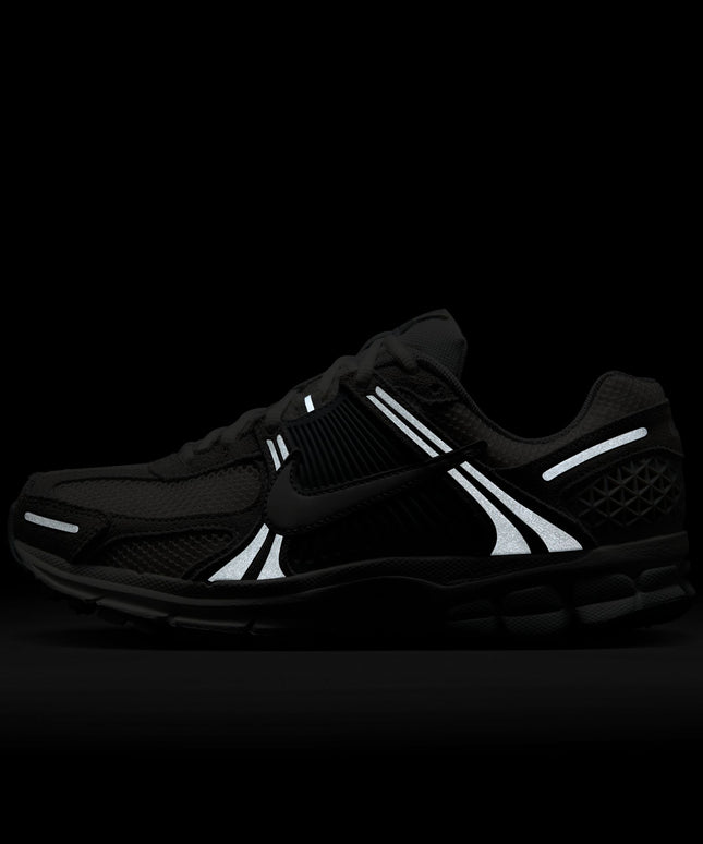 Nike Women's Zoom Vomero 5