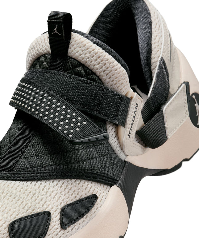 Air Jordan Womens Trunner LX - Orewood Brown