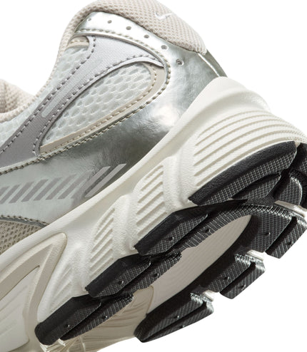 Nike Womens V5 Runner - Summit White