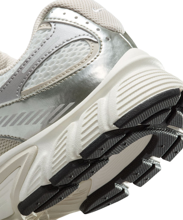 Nike Womens V5 Runner - Summit White
