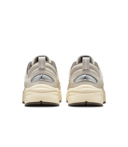 Air Jordan Mens Trunner - Light Orewood