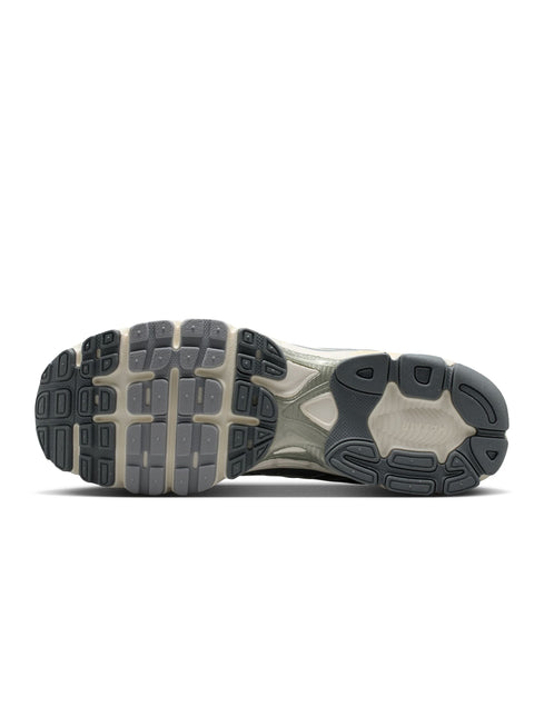 Nike MENS Nike Air Max Moto 2K LT SMOKE GREY/SAIL-COOL GREY