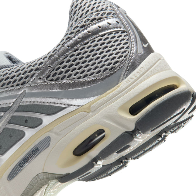 Nike MENS Nike Air Max Moto 2K LT SMOKE GREY/SAIL-COOL GREY
