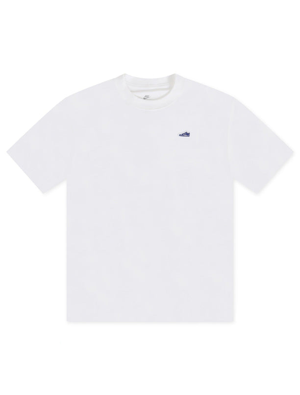 NIKE MENS SPORTSWEAR DUNK PATCH TEE - WHITE NIKE