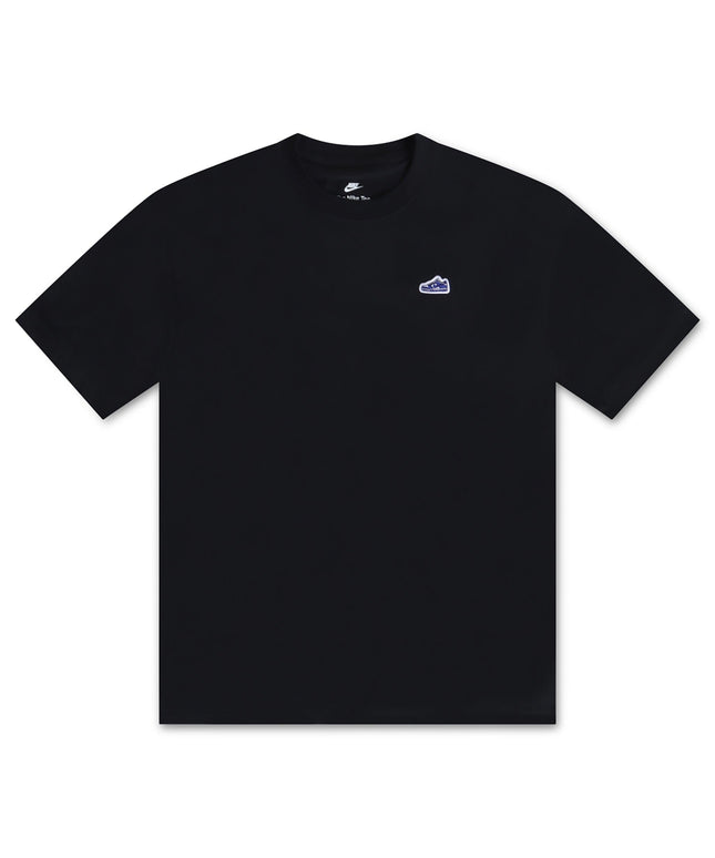 NIKE MENS SPORTSWEAR DUNK PATCH TEE - BLACK NIKE