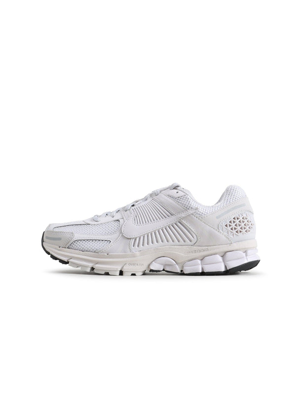 NIKE WMNS ZOOM VOMERO 5 - TRIPLE WHITE NIKE