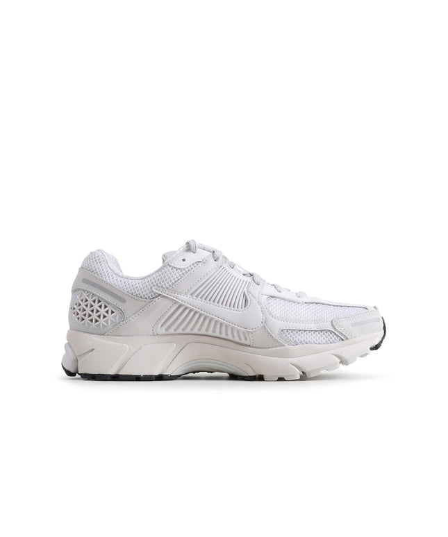 NIKE WMNS ZOOM VOMERO 5 - TRIPLE WHITE NIKE