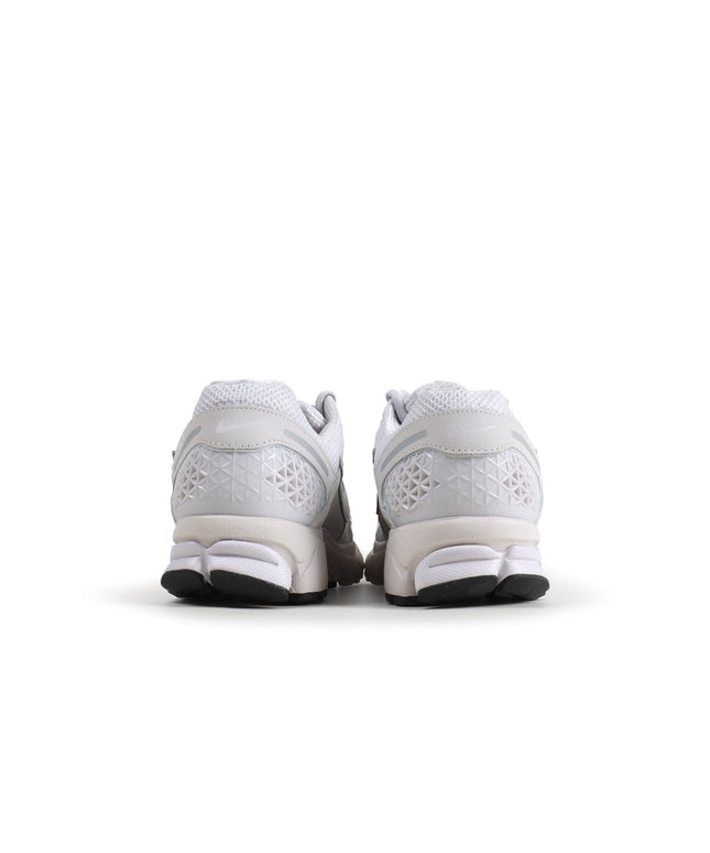 NIKE WMNS ZOOM VOMERO 5 - TRIPLE WHITE NIKE