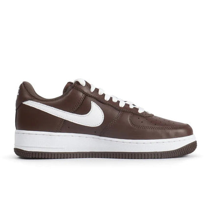 NIKE MENS AIR FORCE 1 LOW RETRO - CHOCOLATE NIKE