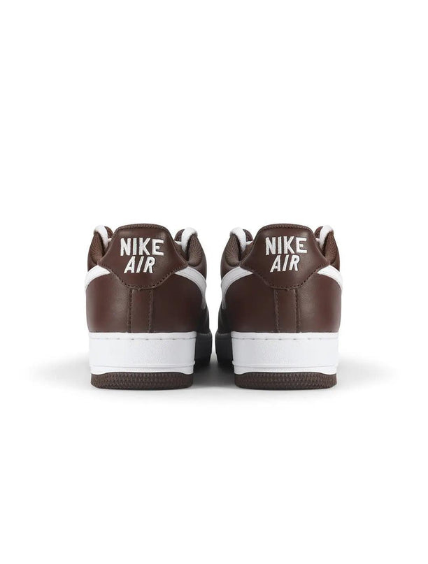 NIKE MENS AIR FORCE 1 LOW RETRO - CHOCOLATE NIKE