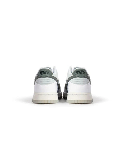 NIKE BIG KIDS DUNK LOW - WHITE/SMOKE GREY NIKE