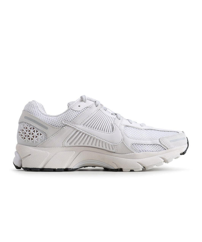 NIKE MENS ZOOM VOMERO 5 - VAST GREY NIKE