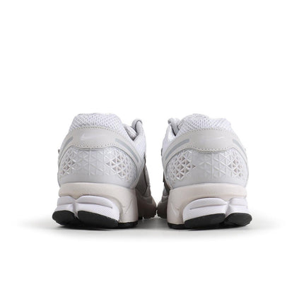 NIKE MENS ZOOM VOMERO 5 - VAST GREY NIKE