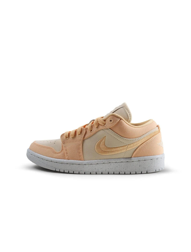 AIR JORDAN WMNS 1 LOW SE - GOLD/ MUSLIN AIR JORDAN