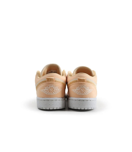 AIR JORDAN WMNS 1 LOW SE - GOLD/ MUSLIN AIR JORDAN