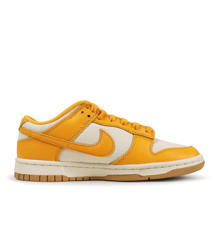 NIKE MENS DUNK LOW RETRO - UNIVERSITY GOLD NIKE