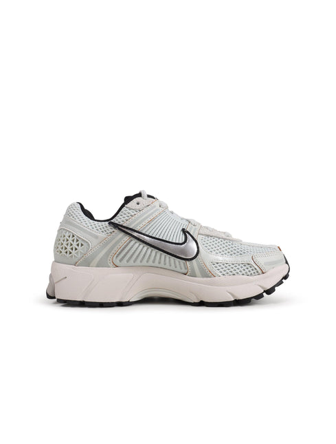 Nike Womens Zoom Vomero 5 - Light Silver Chrome - Denim Exchange 