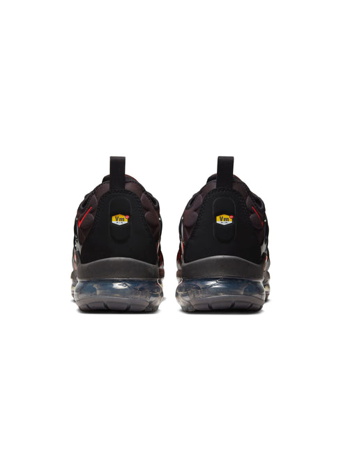 Nike Air Vapormax Plus para hombre - Negro/Carmesí brillante