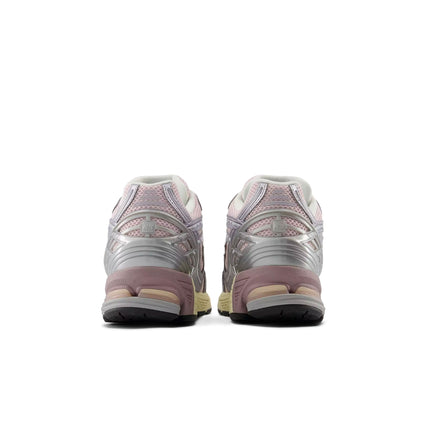New Balance Womens 1906 Sneakers - Silver/Pink