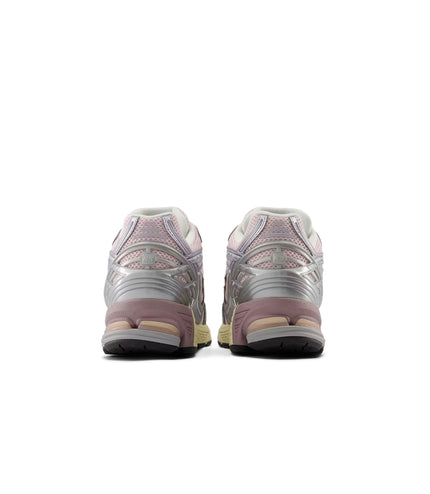 New Balance Womens 1906 Sneakers - Silver/Pink