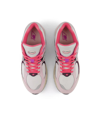 New Balance Womens 2002R Sneakers - Passion Fruit