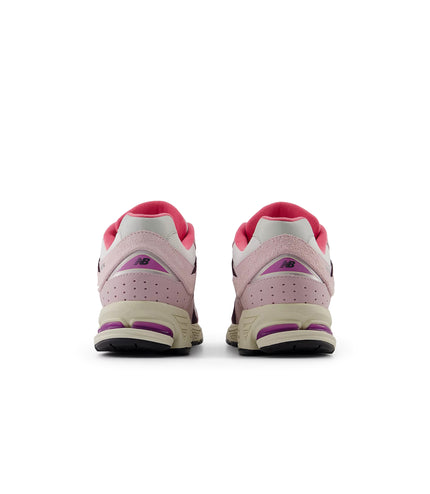 New Balance Womens 2002R Sneakers - Passion Fruit
